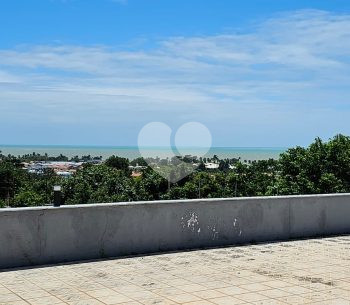 Casa de alto padrão, com estilo colonial com vista para o mar