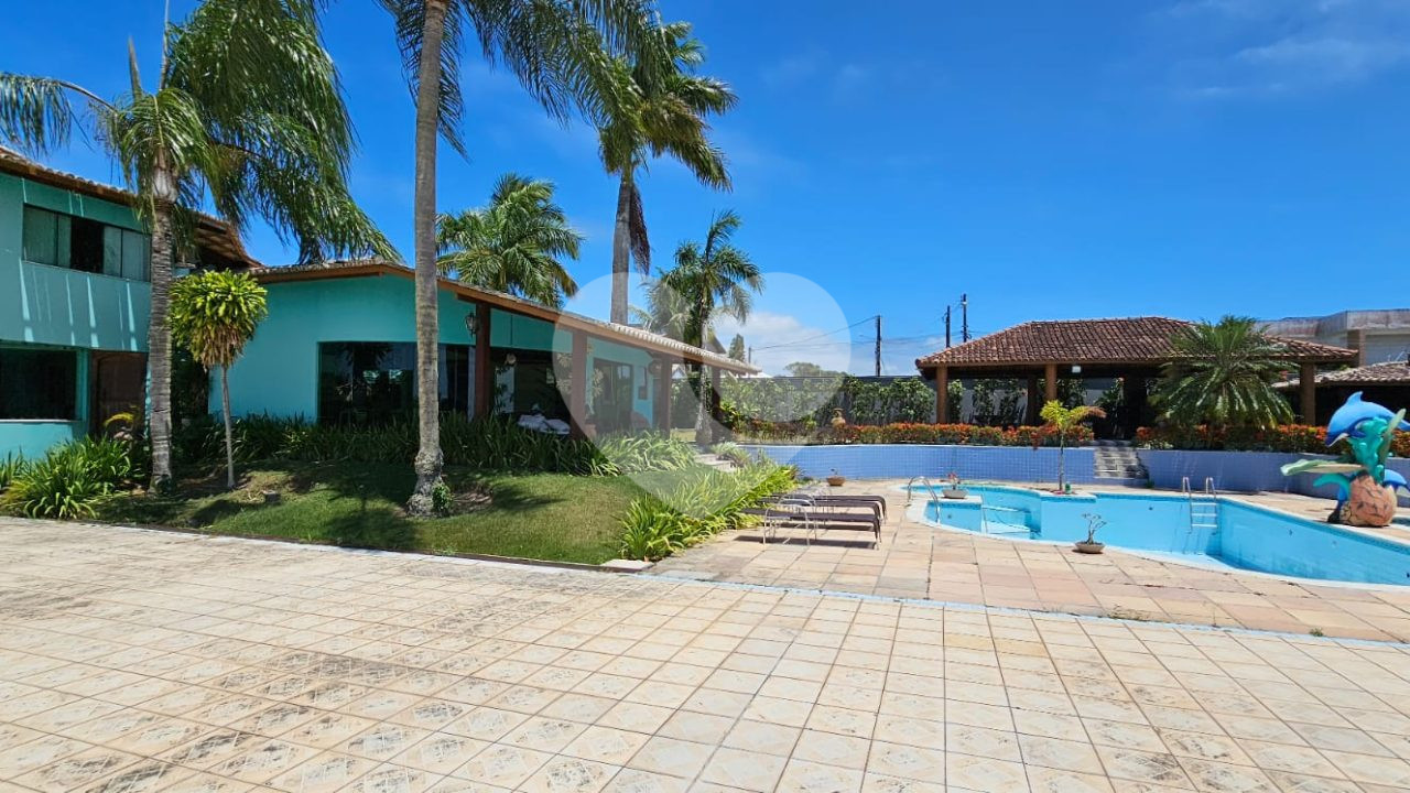 Casa de alto padrão, com estilo colonial com vista para o mar