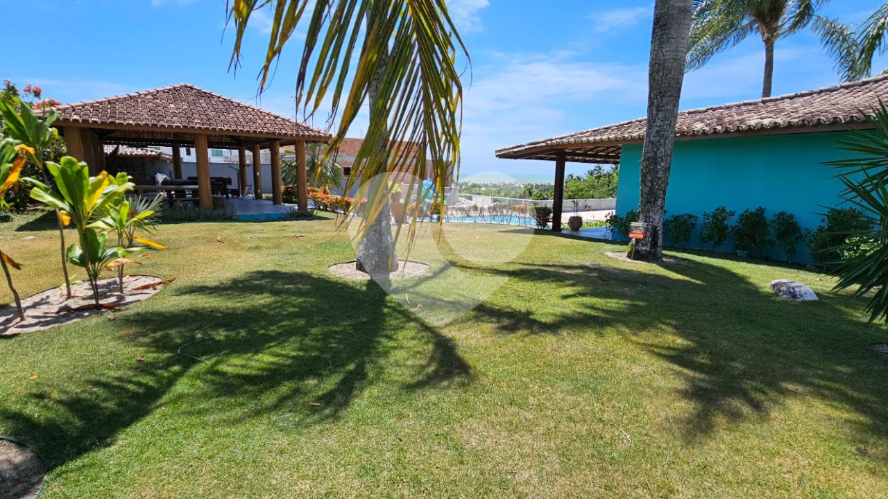 Casa de alto padrão, com estilo colonial com vista para o mar